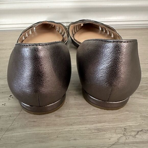 Vince Camuto Hallie pointed toe, leather flats. - Picture 2 of 5